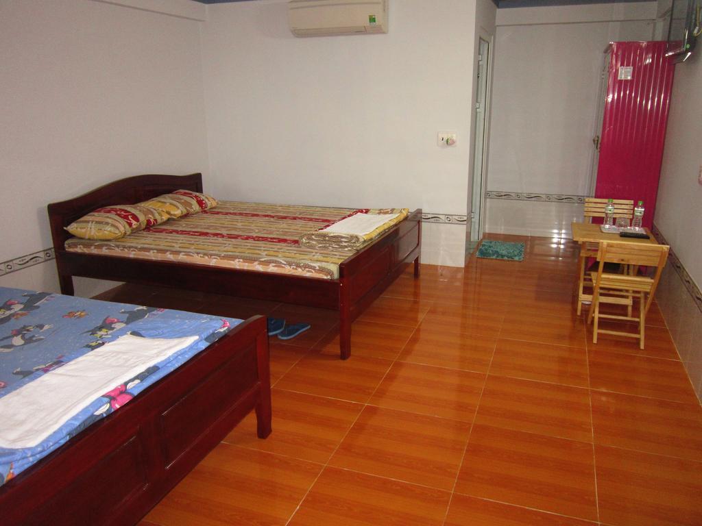 Hong Chau Guesthouse Дуонг-Донг Экстерьер фото
