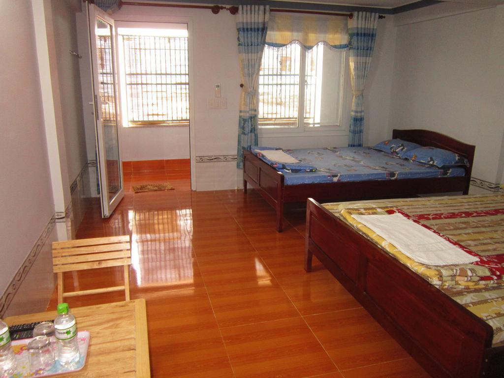 Hong Chau Guesthouse Дуонг-Донг Экстерьер фото