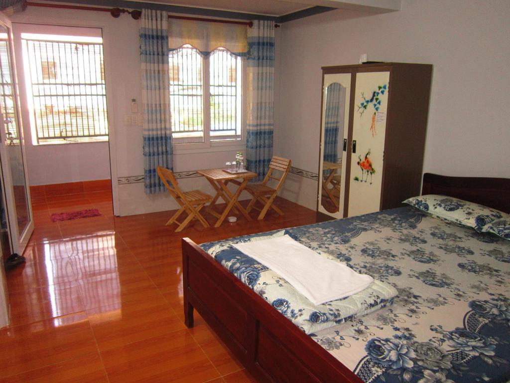 Hong Chau Guesthouse Дуонг-Донг Экстерьер фото